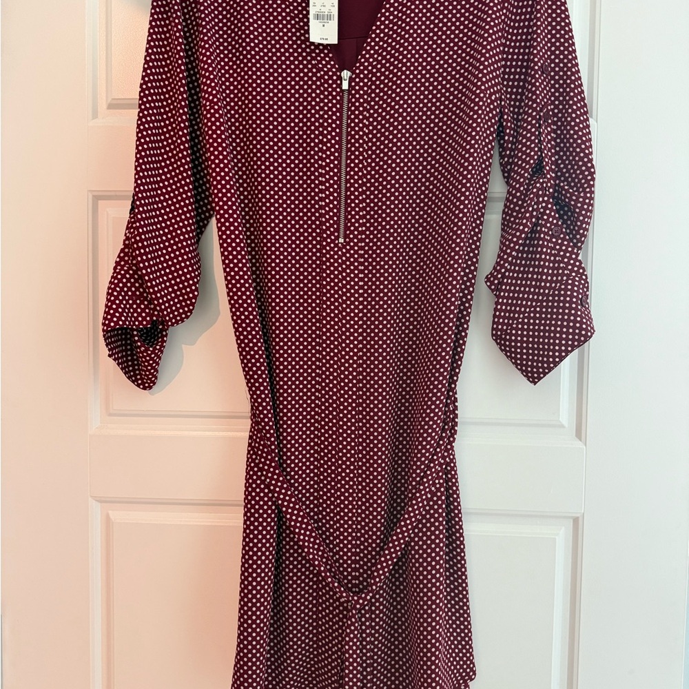 Express Red and White Sheath Dress with Cuffed Long Sleeves